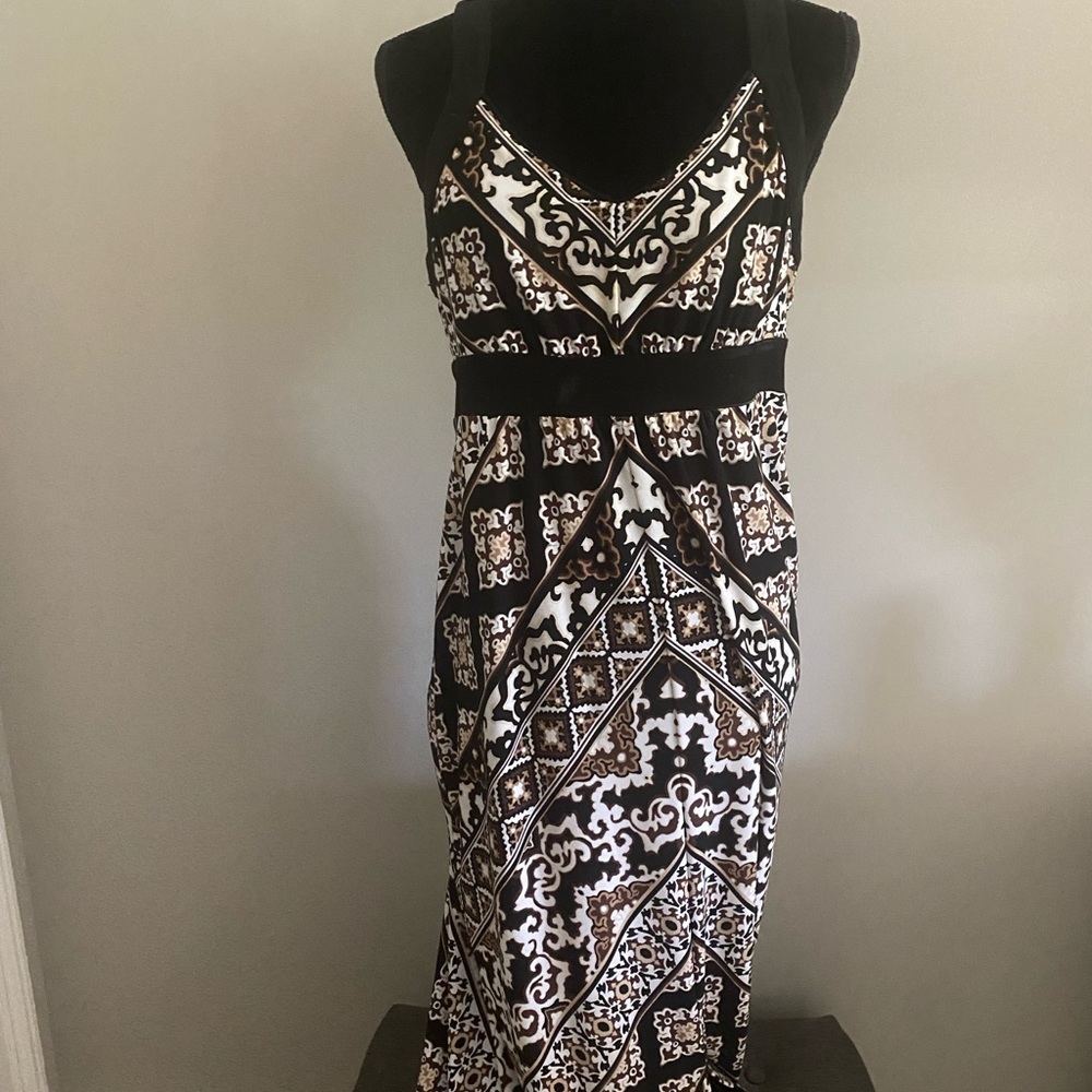 Stunning White House Black Market maxi dress